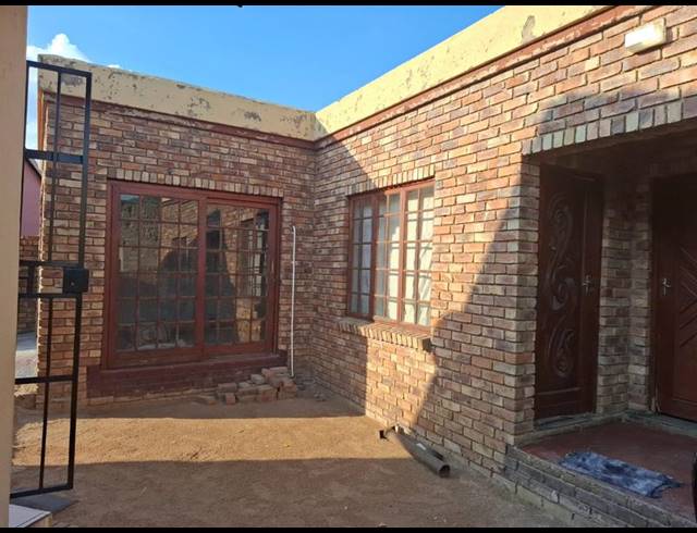 3 BEDROOM HOUSE FOR SALE IN SOSHANGUVE GG
